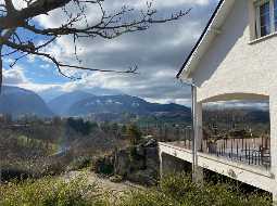  Maison contemporaine avec vues spectaculaires proche d'un village Pyreneen